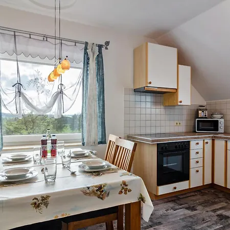 Arnold Laubbach Apartment *